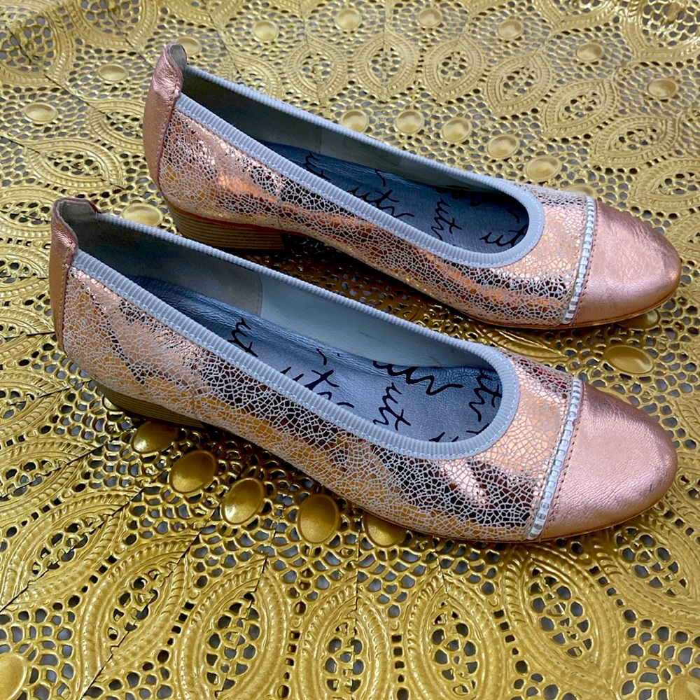 Tour En Villa, Rose Gold Size 7